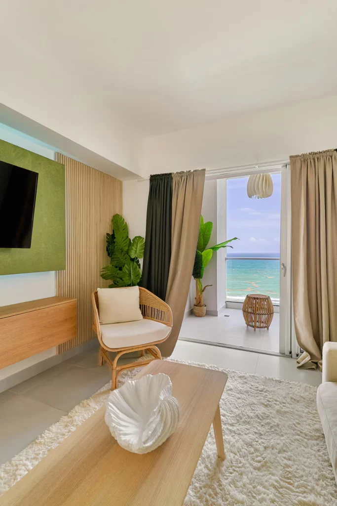 Caribbean Golden Sunset View,1BDRM Beachfront Apt.