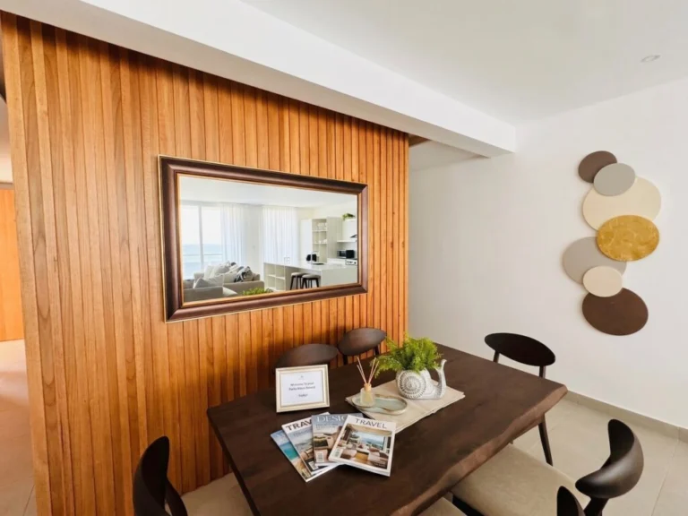 *Penthouse* Ocean View Dream *With Private Beach*