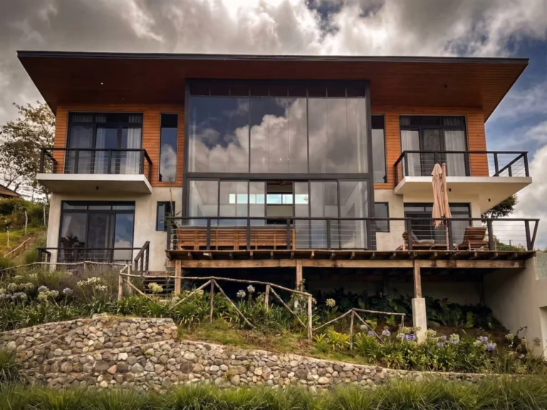 Jarinita Luxury and Rustic Village@ConstanzaHills