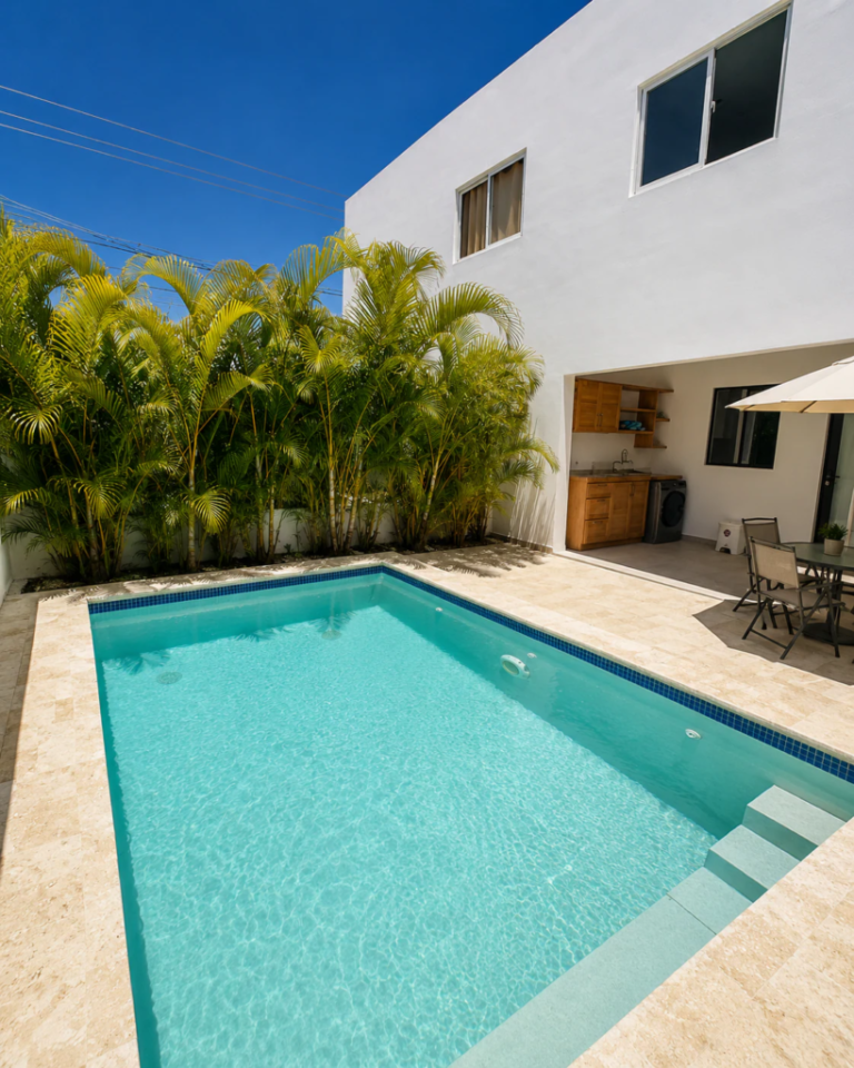 Villa with Pool | Downtown